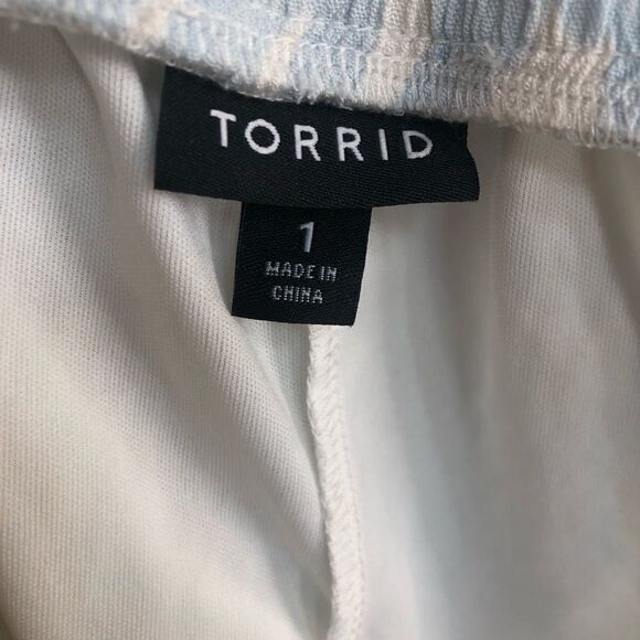 Torrid Light Blue Tie-Dye Gauze Crop Top & Drawstring Short Short Set - Picture 11 of 12